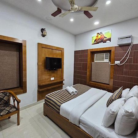 Hotel Krishna Ji Харидвар Экстерьер фото
