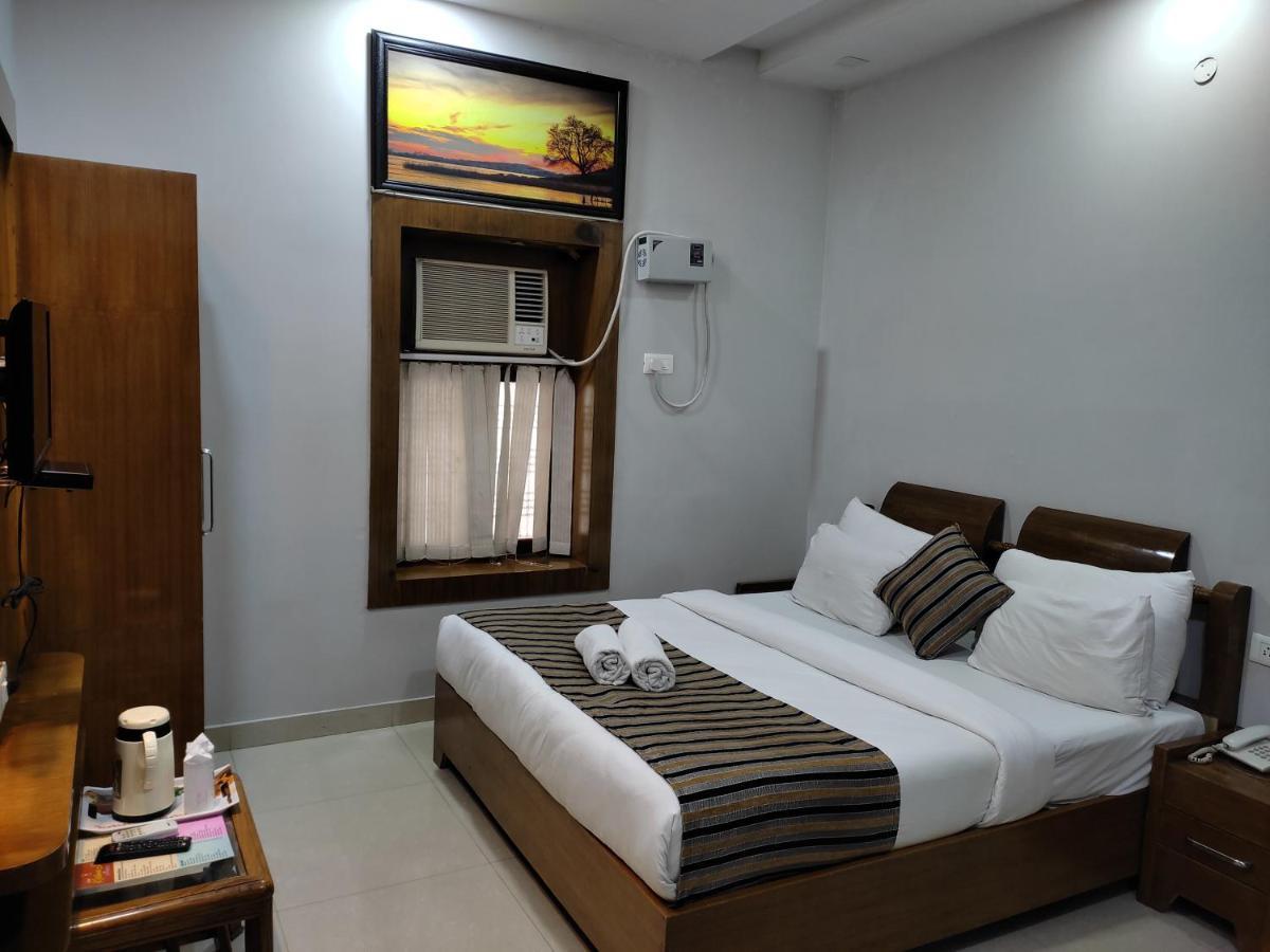 Hotel Krishna Ji Харидвар Экстерьер фото