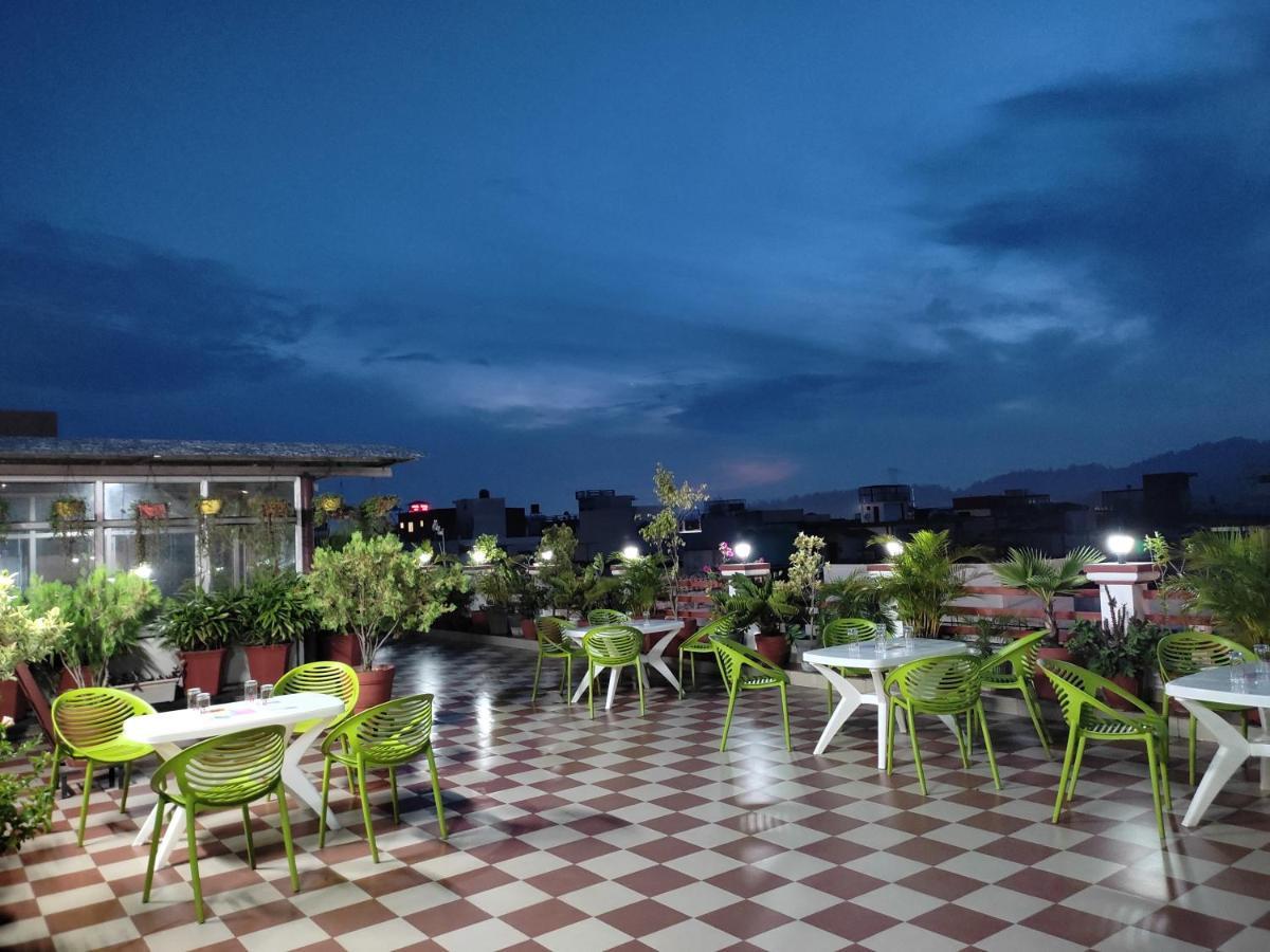 Hotel Krishna Ji Харидвар Экстерьер фото